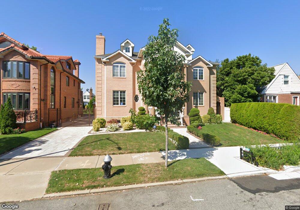 5830 192nd St, Fresh Meadows, NY 11365 - photo 1