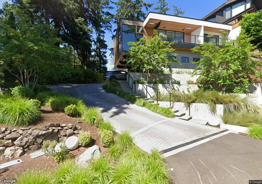 2111 Summit Dr, Lake Oswego, OR 97034 - photo 1