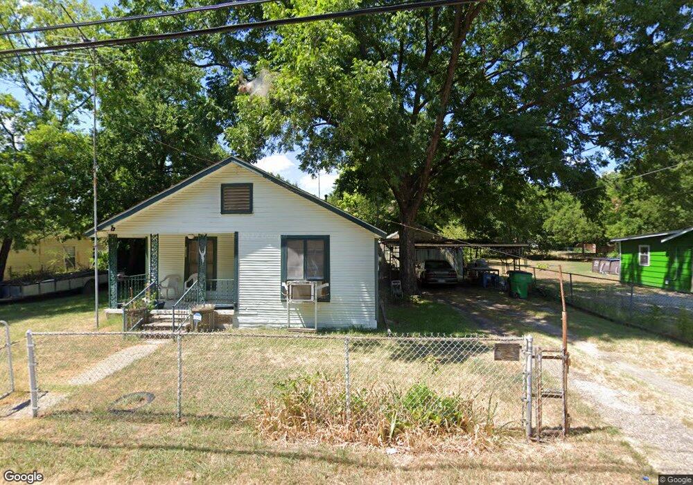 1007 Murphy St, Gainesville, TX 76240 - photo 1