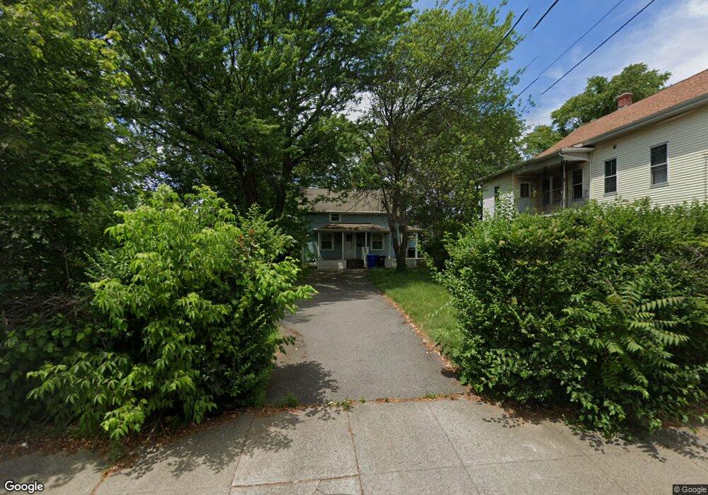 896 Roosevelt Ave, Pawtucket, RI 02860 - photo 1