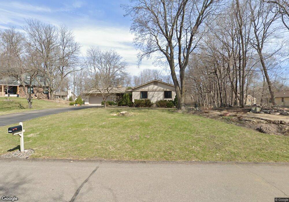 16908 Marlborough Cir, Minnetonka, MN 55345 - photo 1