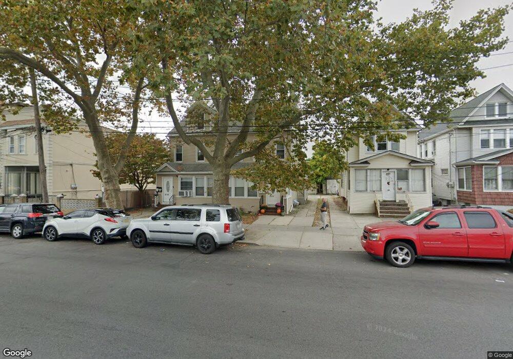 8736 111th St, Richmond Hill, NY 11418 - photo 1