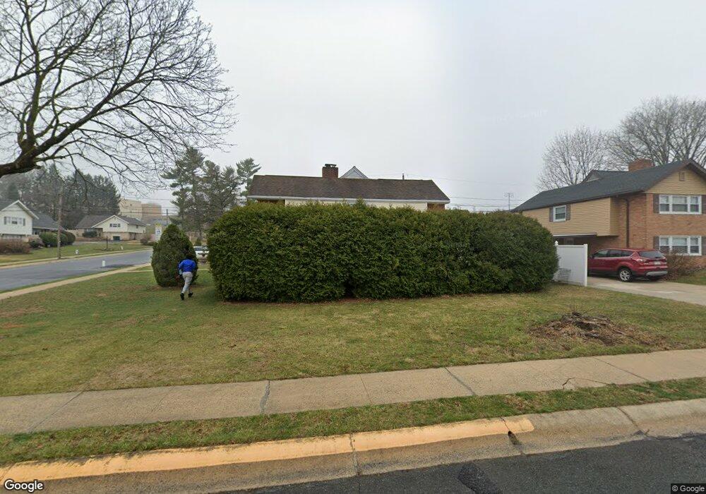 2425 Laurel Rd, Reading, PA 19609 - photo 1