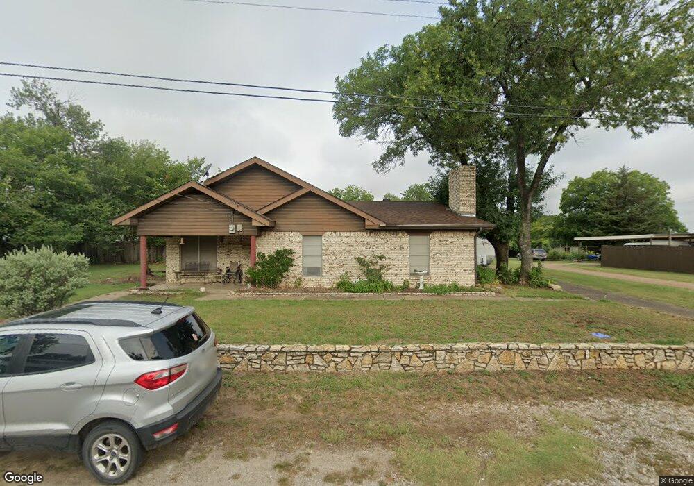 306 S Oak St, Boyd, TX 76023 - photo 1