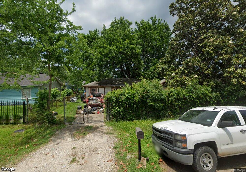 7605 Carothers St, Houston, TX 77028 - photo 1