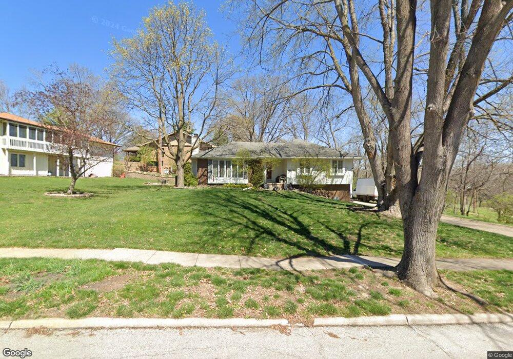 2801 Watrous Ave, Des Moines, IA 50321 - photo 1