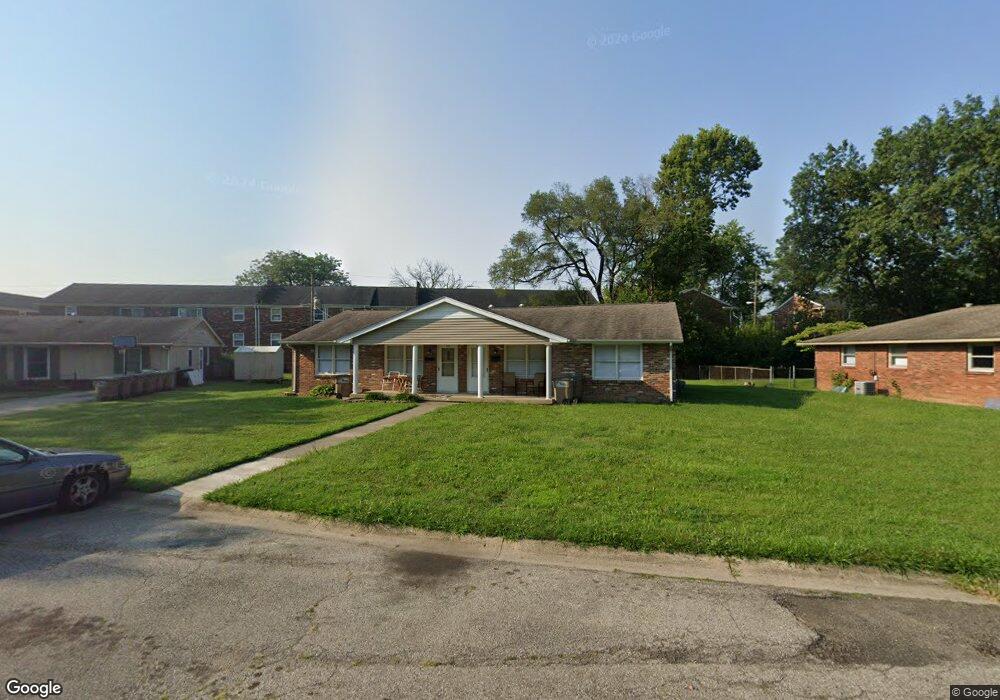 3829 Camelot Ln, Columbus, IN 47203 - photo 1