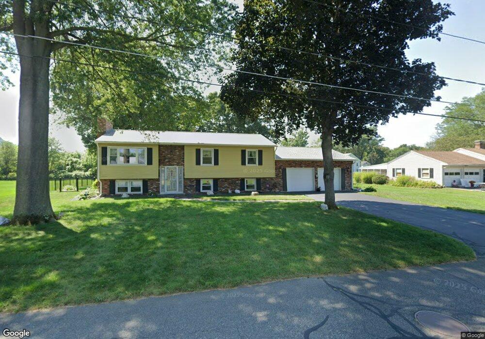8 Capt Lathrop Dr, South Deerfield, MA 01373 - photo 1