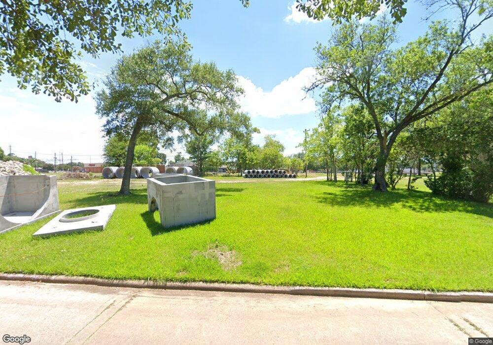 7111 Silver Leaf Ln, Houston, TX 77088 - photo 1