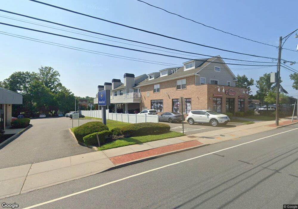 40 Cedar Swamp Rd unit 4, Glen Cove, NY 11542 - photo 1