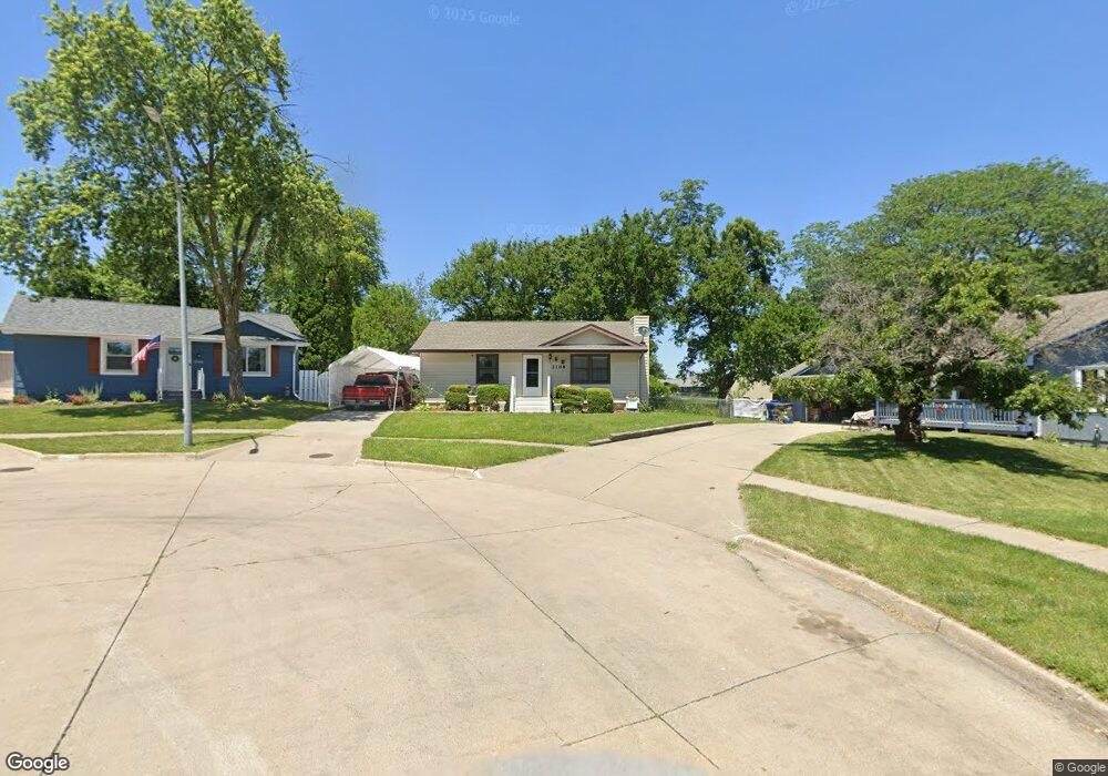 2108 Maish Ct, Des Moines, IA 50320 - photo 1