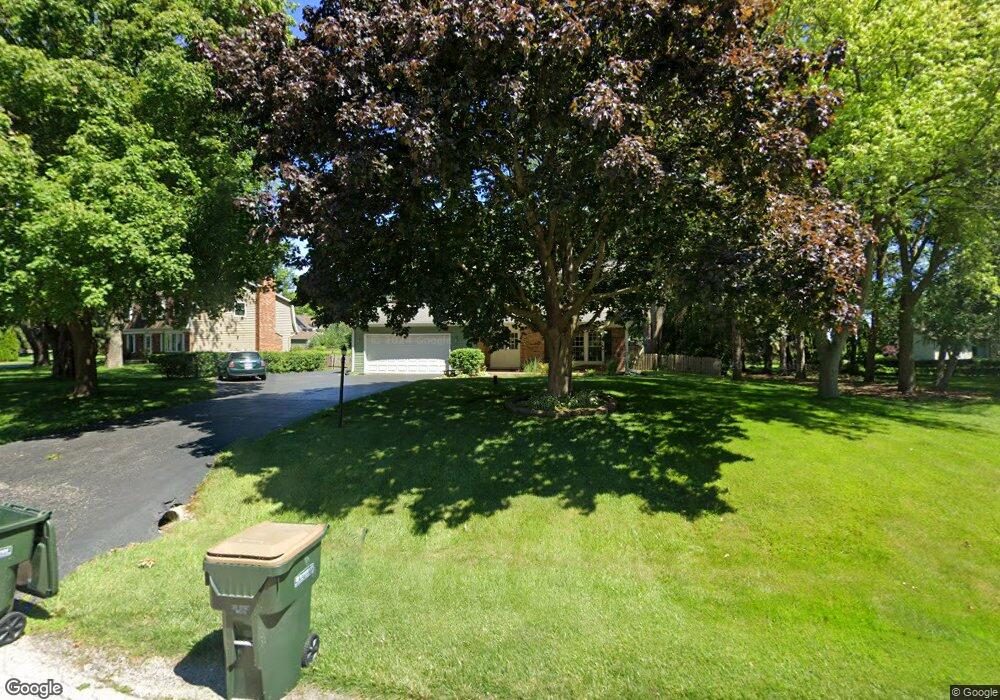 28W490 Gordon Ct, Naperville, IL 60564 - photo 1