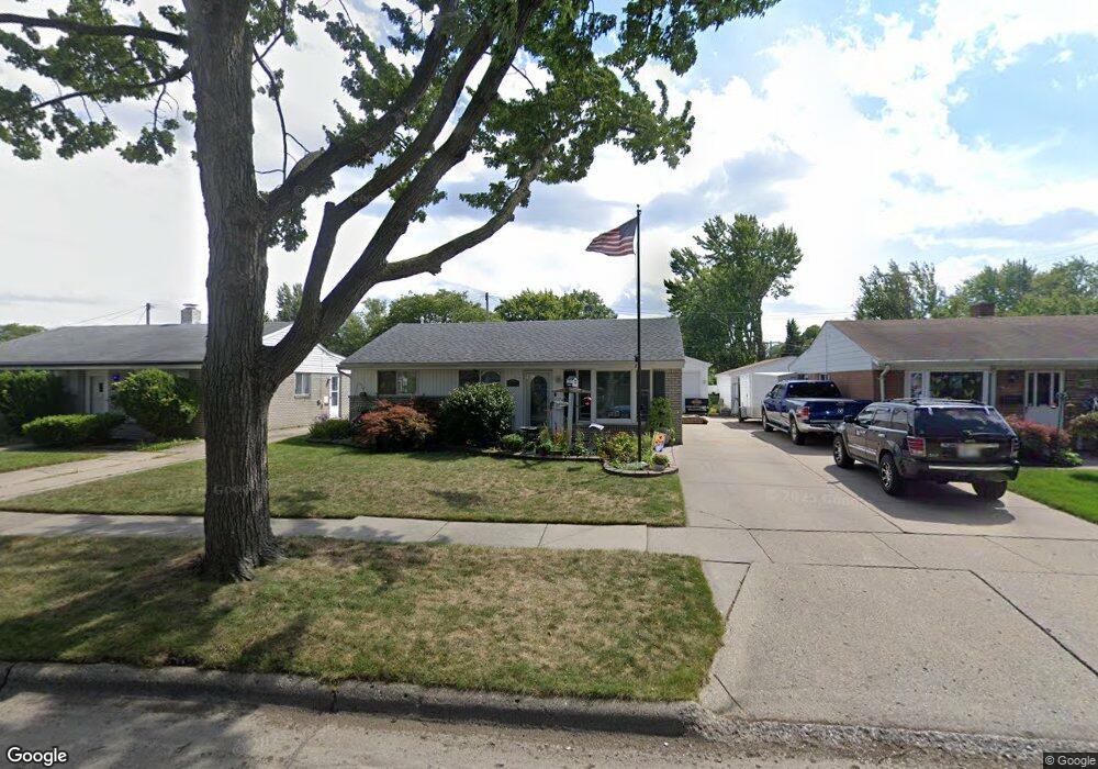 15530 Clover St, Roseville, MI 48066 - photo 1