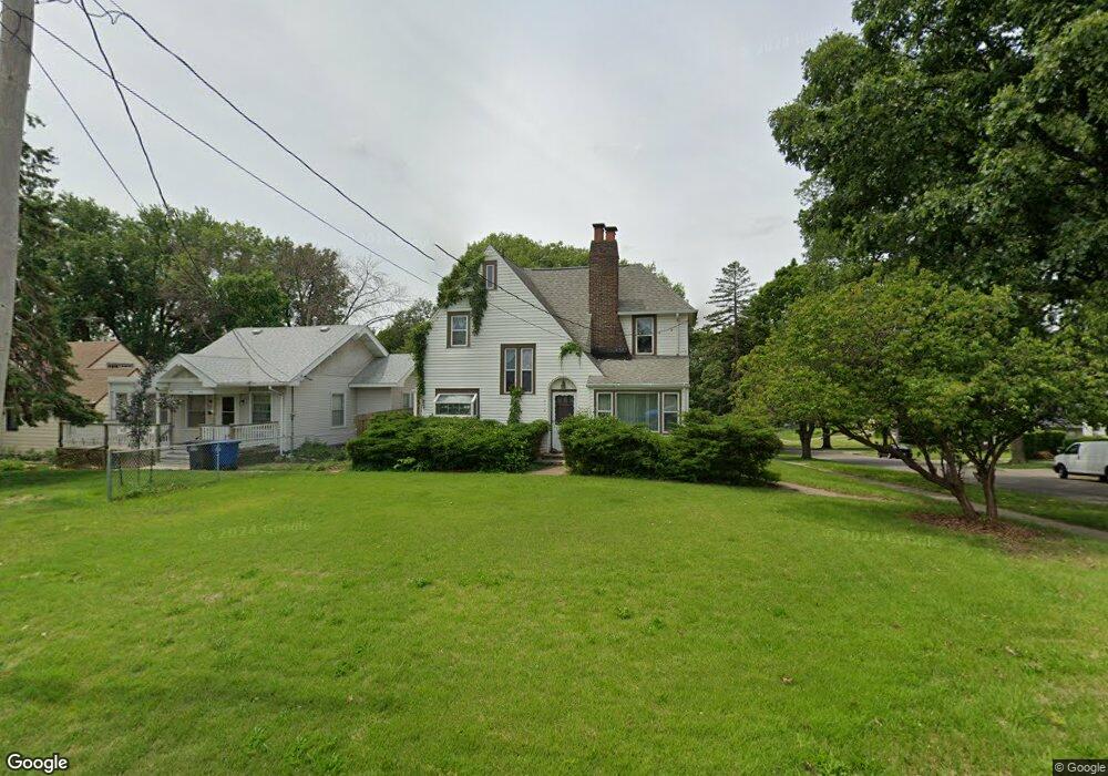 2404 E 29th St, Des Moines, IA 50317 - photo 1