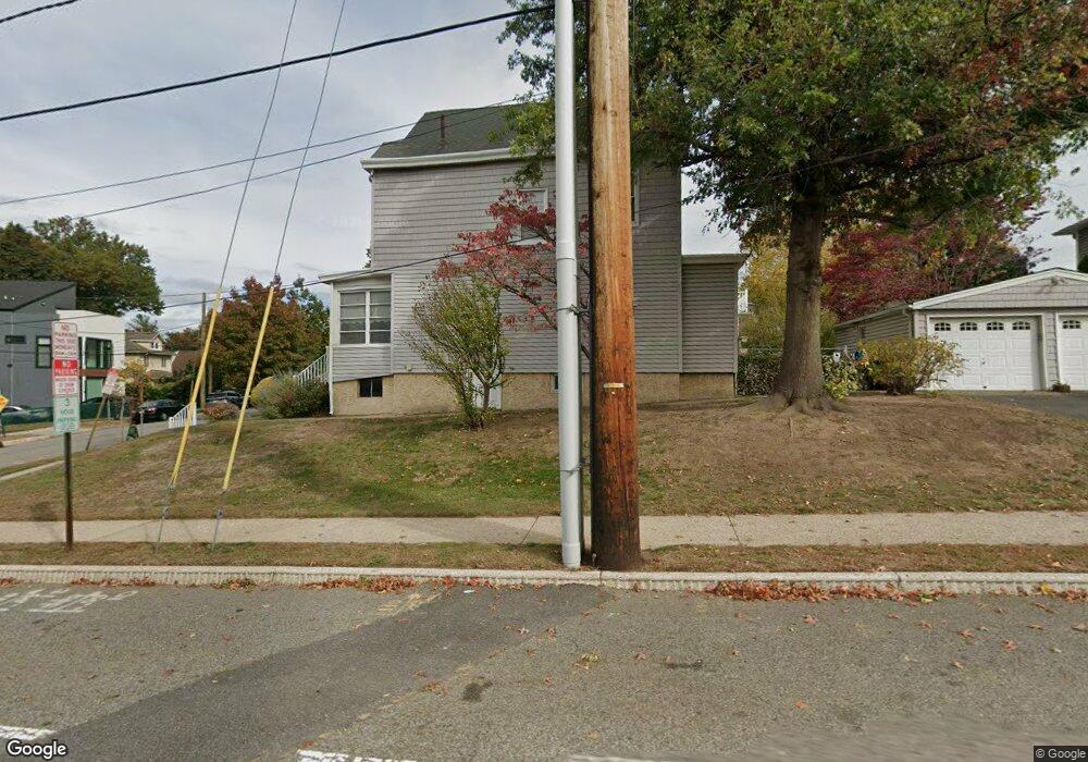 553 Stuyvesant Ave, Rutherford, NJ 07070 - photo 1