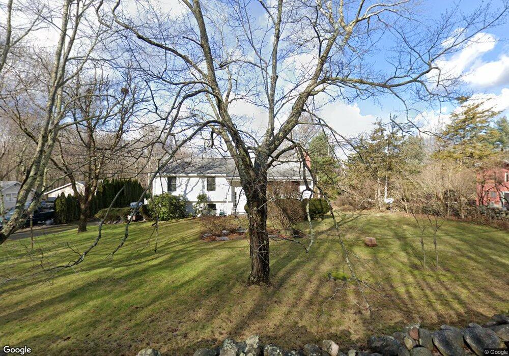 519 Thompson St, Glastonbury, CT 06033 - photo 1