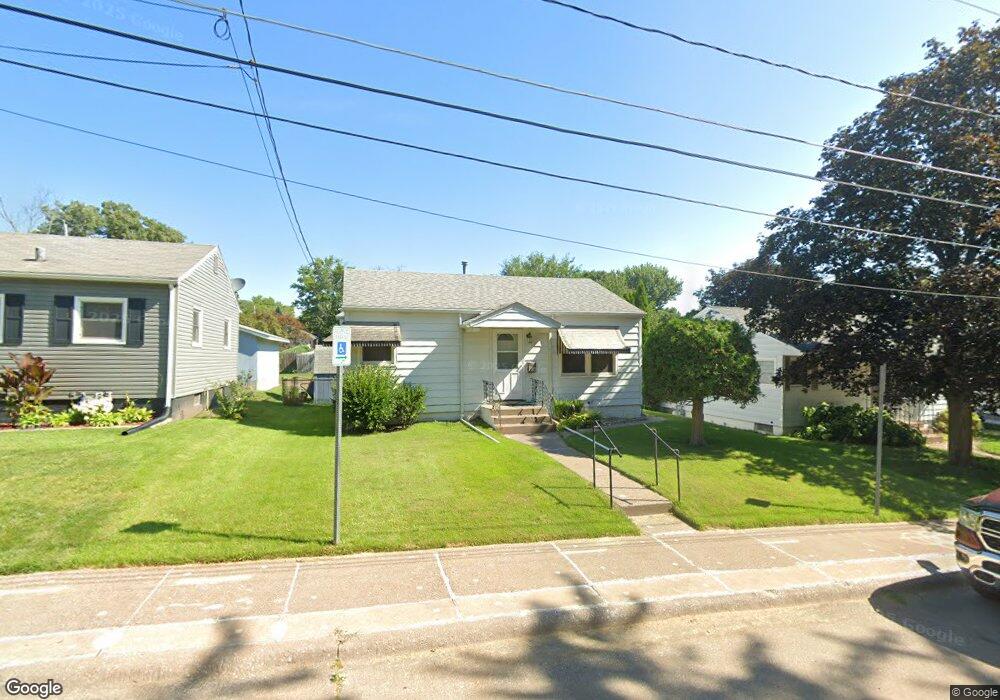 908 E Laurel St, Davenport, IA 52803 - photo 1