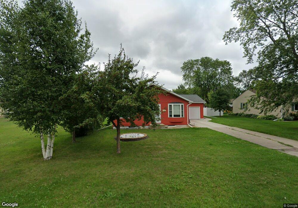1206 4th Ave SE, Devils Lake, ND 58301 - photo 1