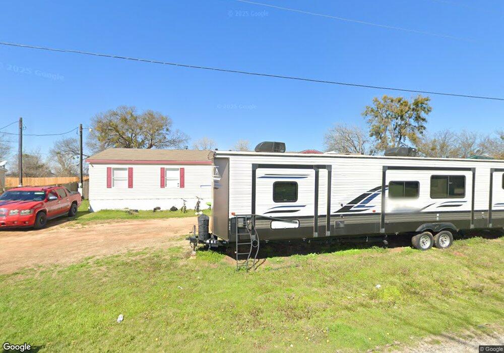 904 Skylark Dr, Granbury, TX 76049 - photo 1