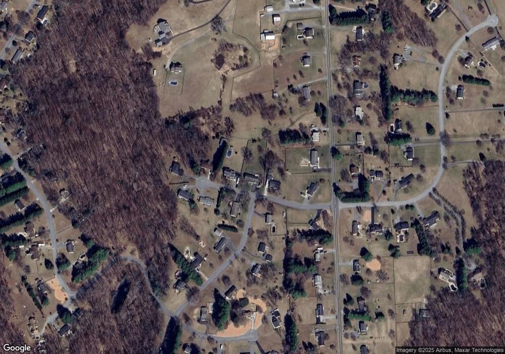 1106 Canterbury Ct, Sykesville, MD 21784 - photo 1