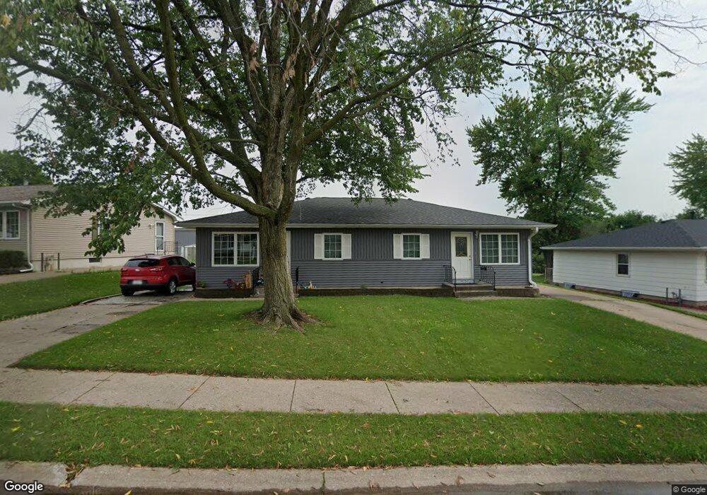 2403 W 40th St, Davenport, IA 52806 - photo 1