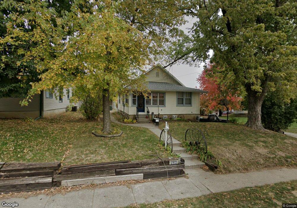 526 W 2nd St S, Newton, IA 50208 - photo 1