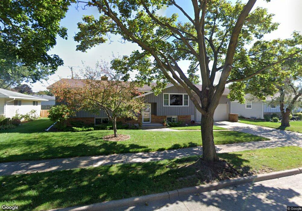 1528 N Linwood Ave, Appleton, WI 54914 - photo 1