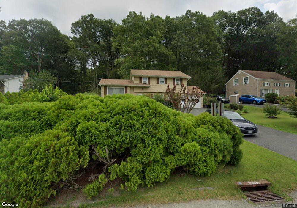 555 Westbrook Dr, Cortlandt Manor, NY 10567 - photo 1