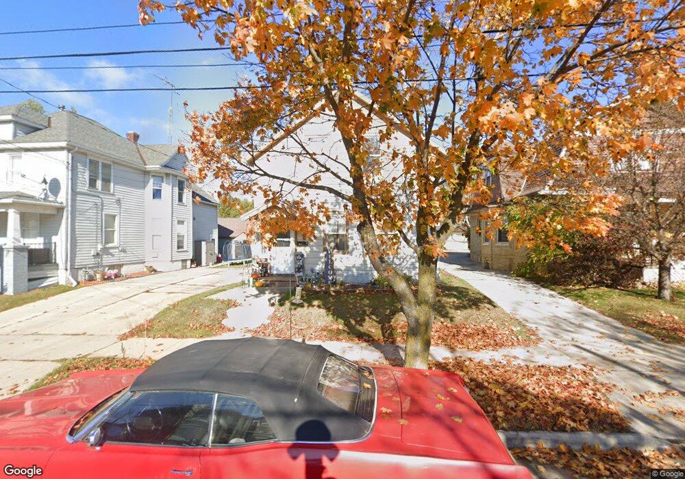 1614 21st St, Two Rivers, WI 54241 - photo 1