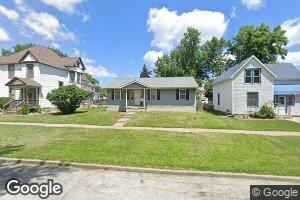 1920 W 2nd St, Davenport, IA 52802