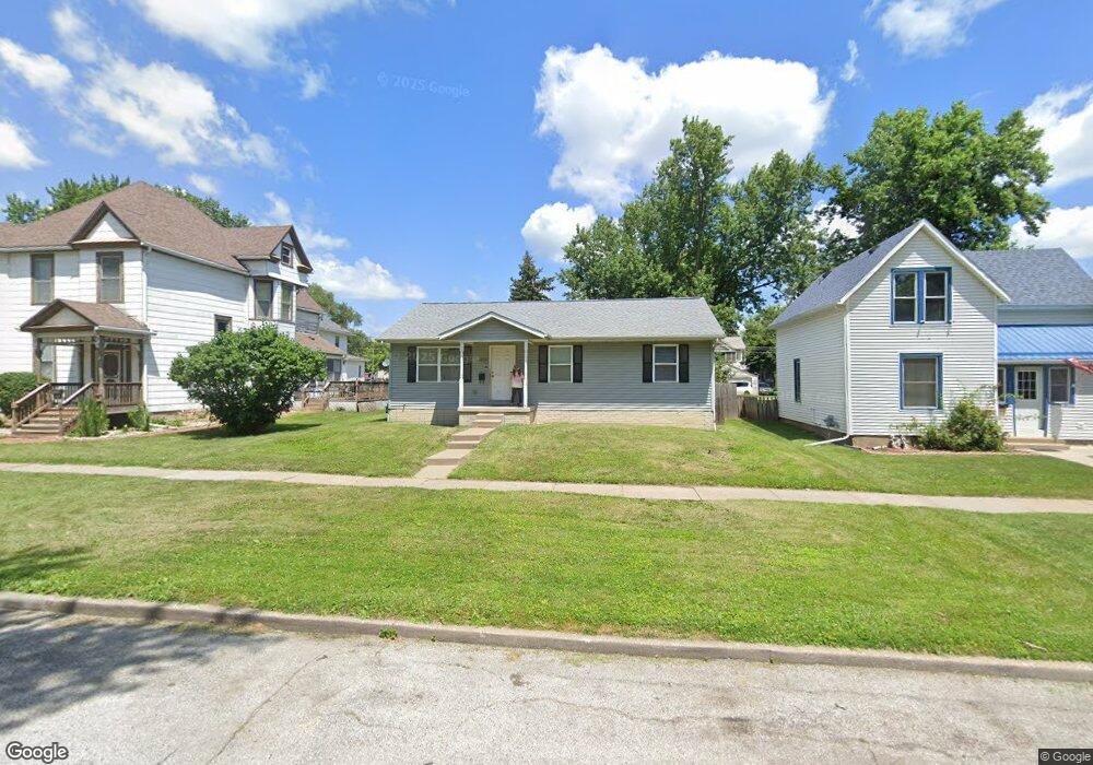 1920 W 2nd St, Davenport, IA 52802 - photo 1