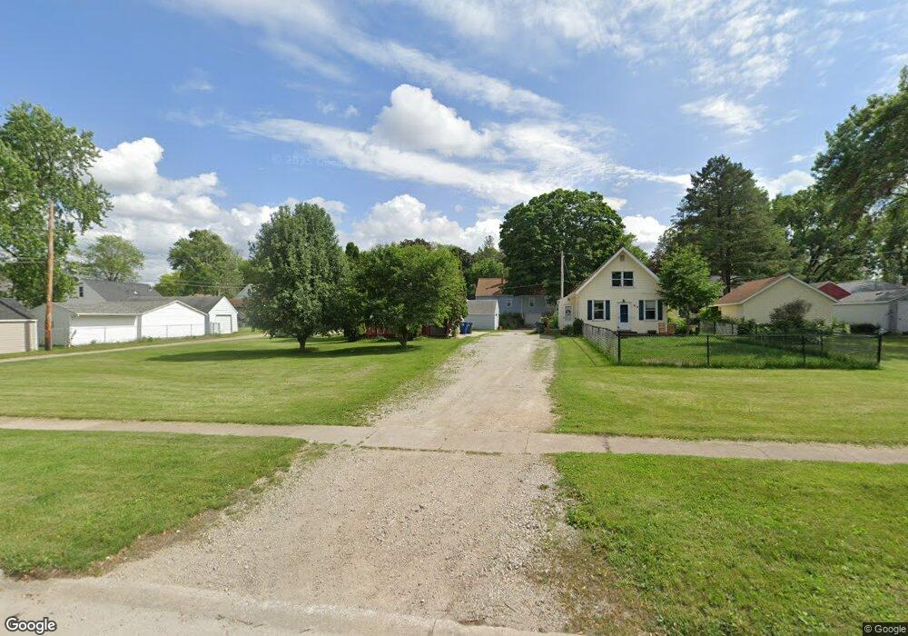 818 E Mitchell Ave, Waterloo, IA 50702 - photo 1