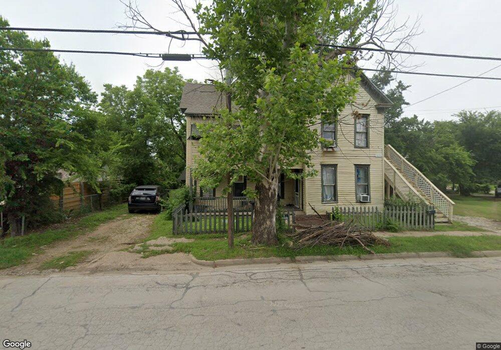 305 E Willingham St, Cleburne, TX 76031 - photo 1