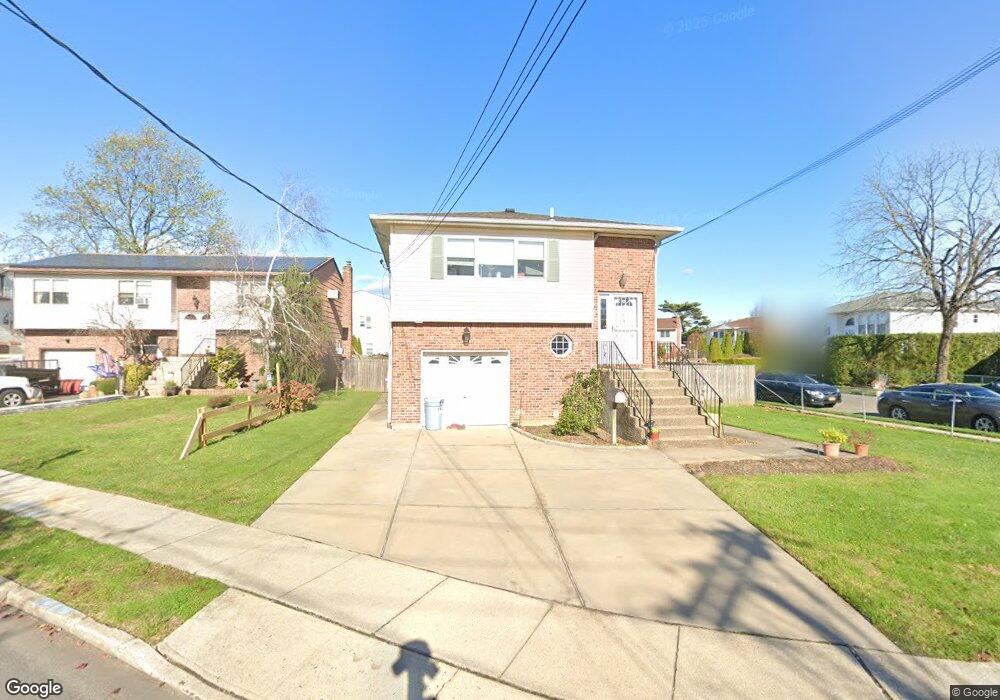 3 Nibbe Ln, Bethpage, NY 11714 - photo 1