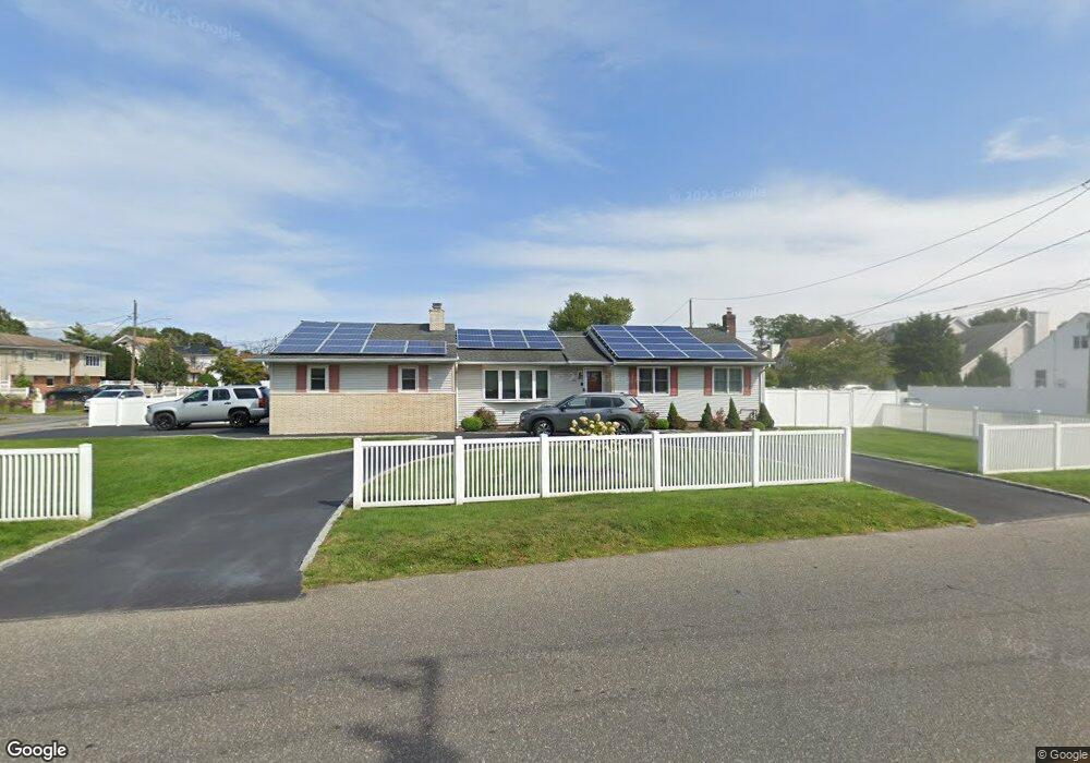 200 S Great Neck Rd, Copiague, NY 11726 - photo 1