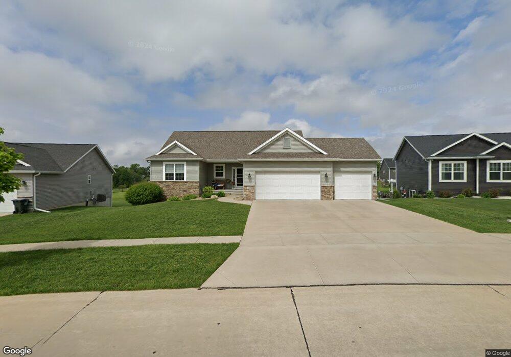 2318 Hallbrook St SW, Cedar Rapids, IA 52404 - photo 1