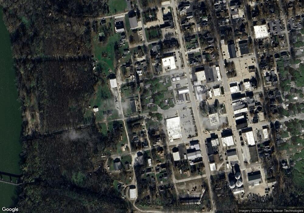 401 2nd St, Covington, IN 47932 - photo 1