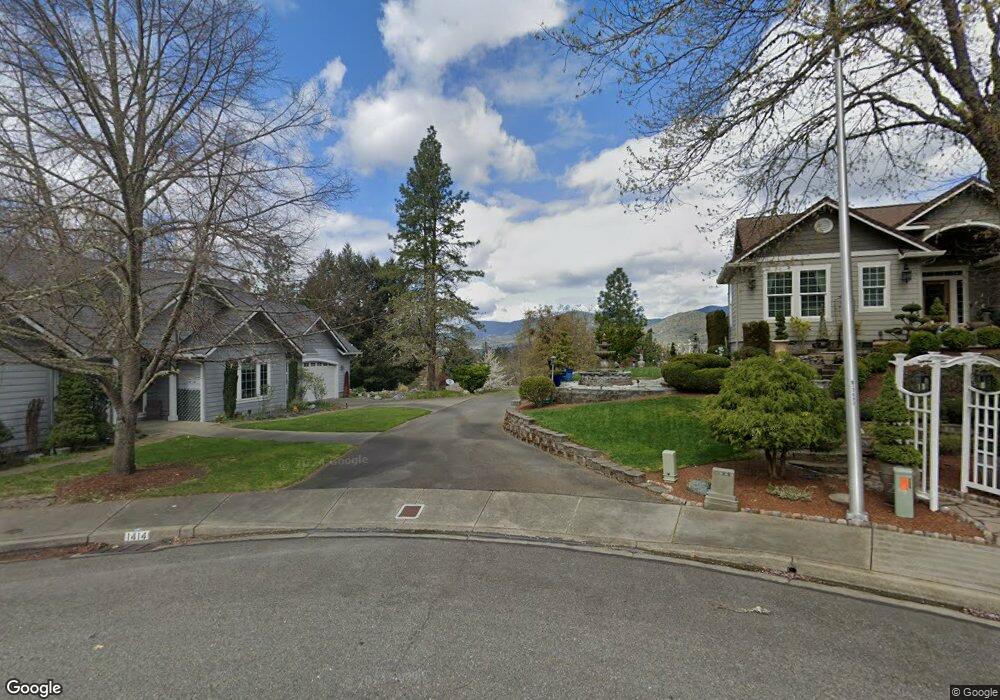 1410 SE Weeping Willow Cir, Grants Pass, OR 97527 - photo 1