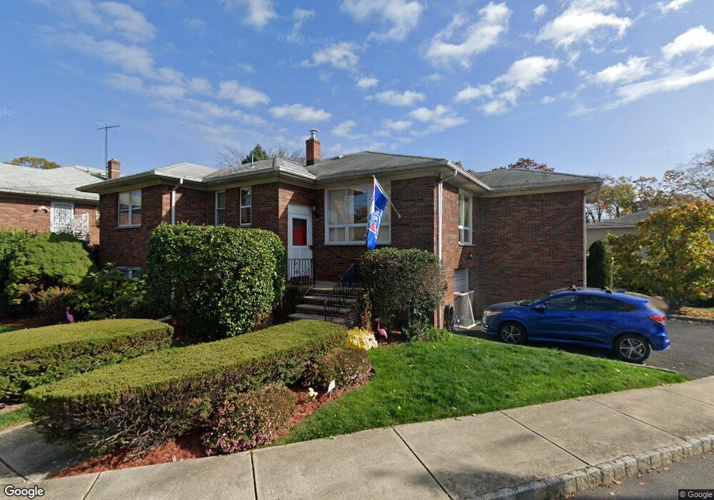 1036 Edgewood Ln, Fort Lee, NJ 07024 - photo 1