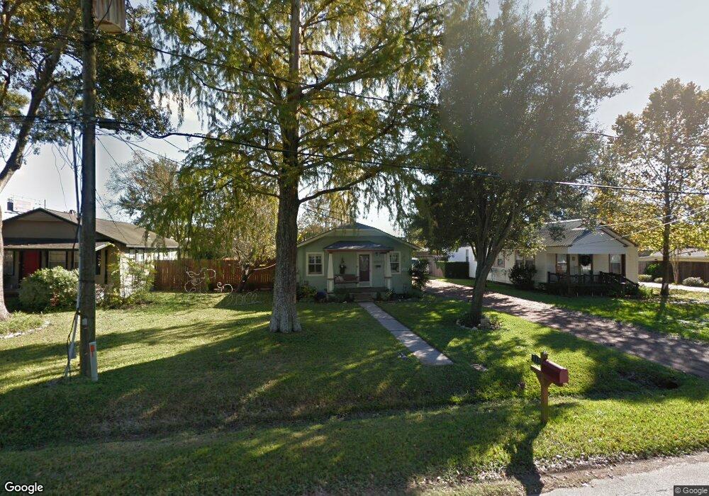 713 Mason St, Tomball, TX 77375 - photo 1