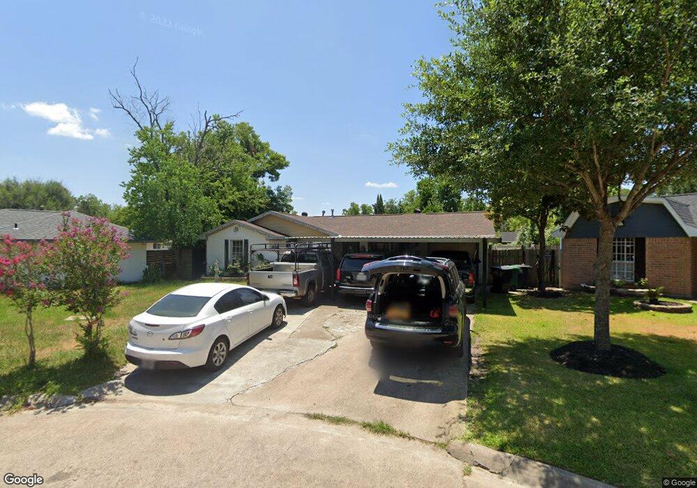 8802 Hillsgrove Ct, Houston, TX 77088 - photo 1