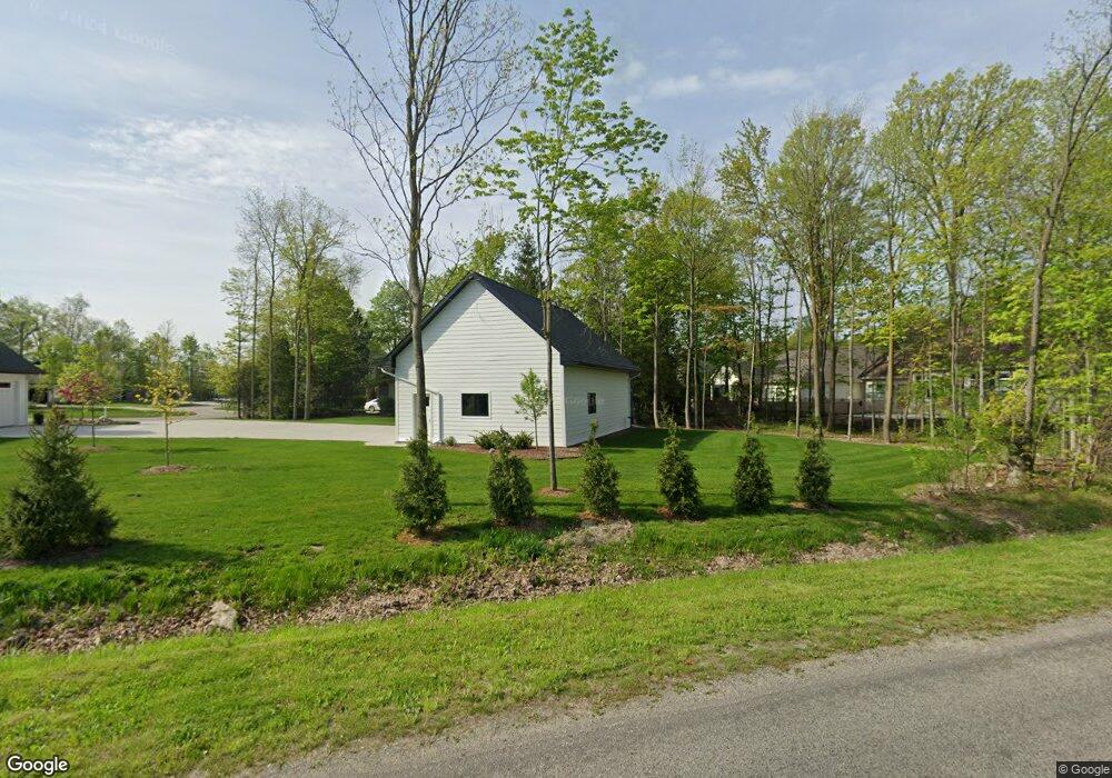 8 Maple Crest Ct, Frankenmuth, MI 48734 - photo 1