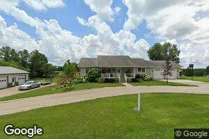 402 E 5th St, Cantril, IA 52542