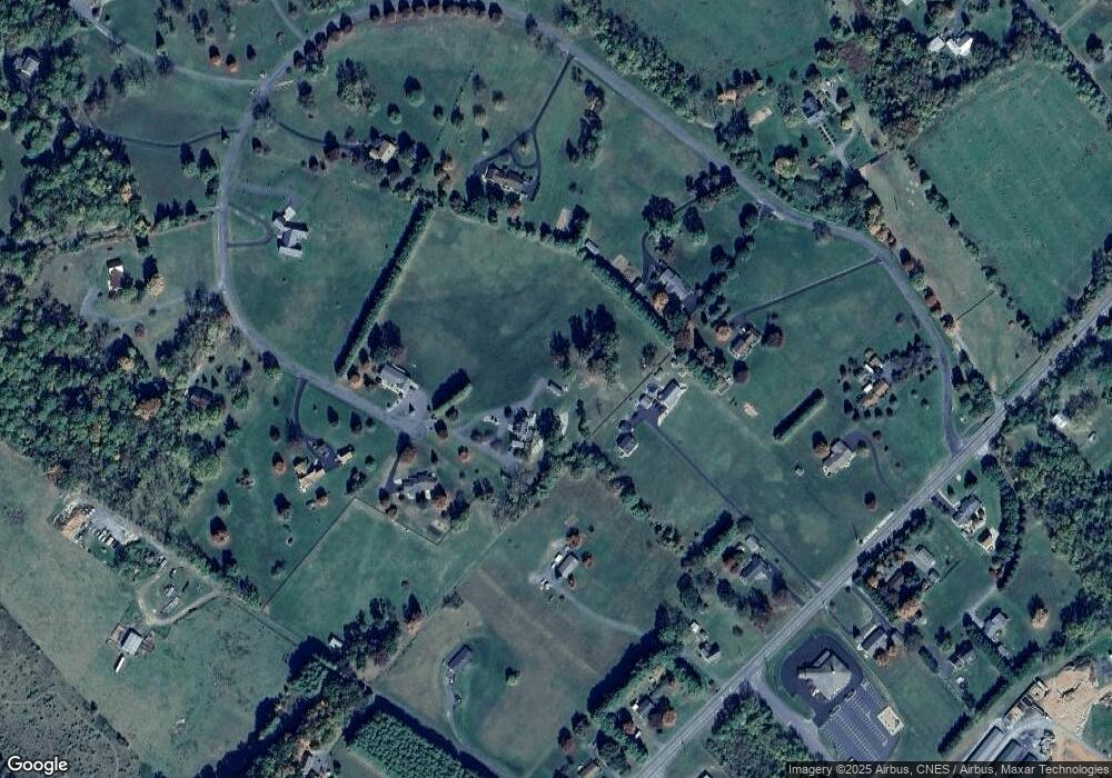 292 Foxfield Dr, Staunton, VA 24401 - photo 1