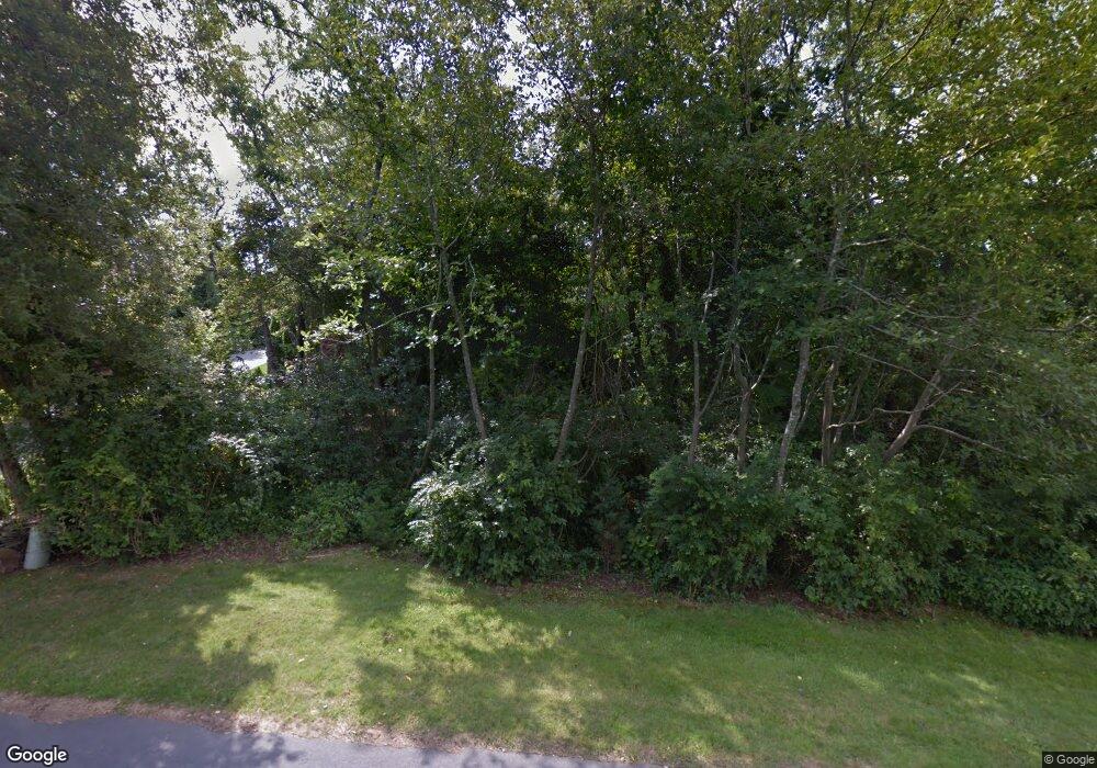 26 Hazard Rd, Newport, RI 02840 - photo 1