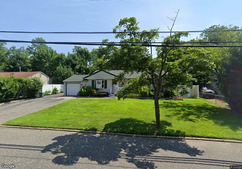 2711 Eagle Ave, Medford, NY 11763 - photo 1