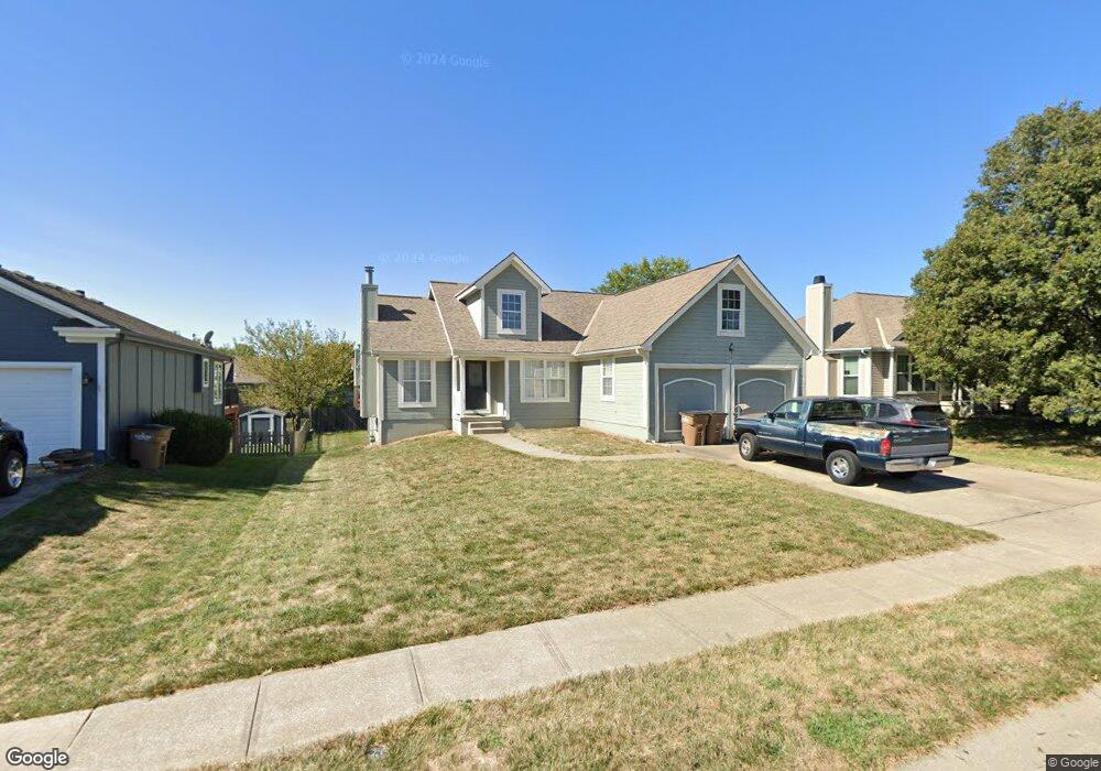 714 Furlong Dr, Raymore, MO 64083 - photo 1