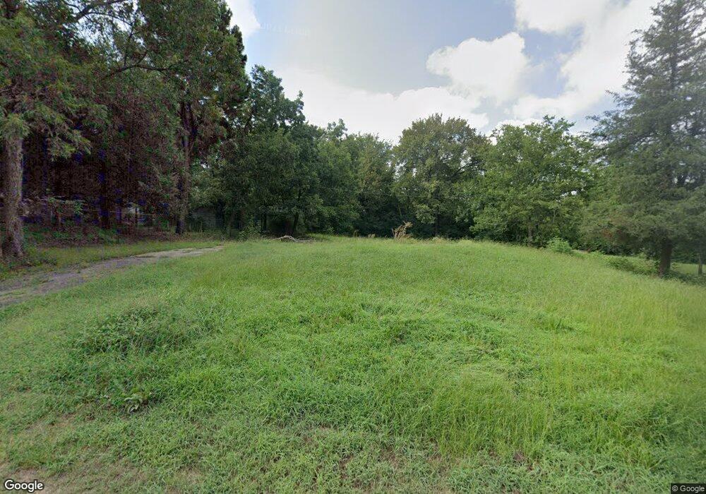 102 E Trice St, Hugo, OK 74743 - photo 1