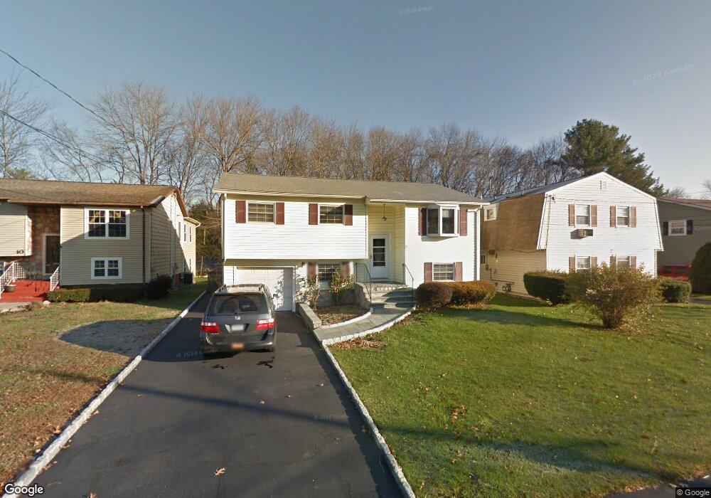 12 Fairweather Dr, Norwalk, CT 06851 - photo 1