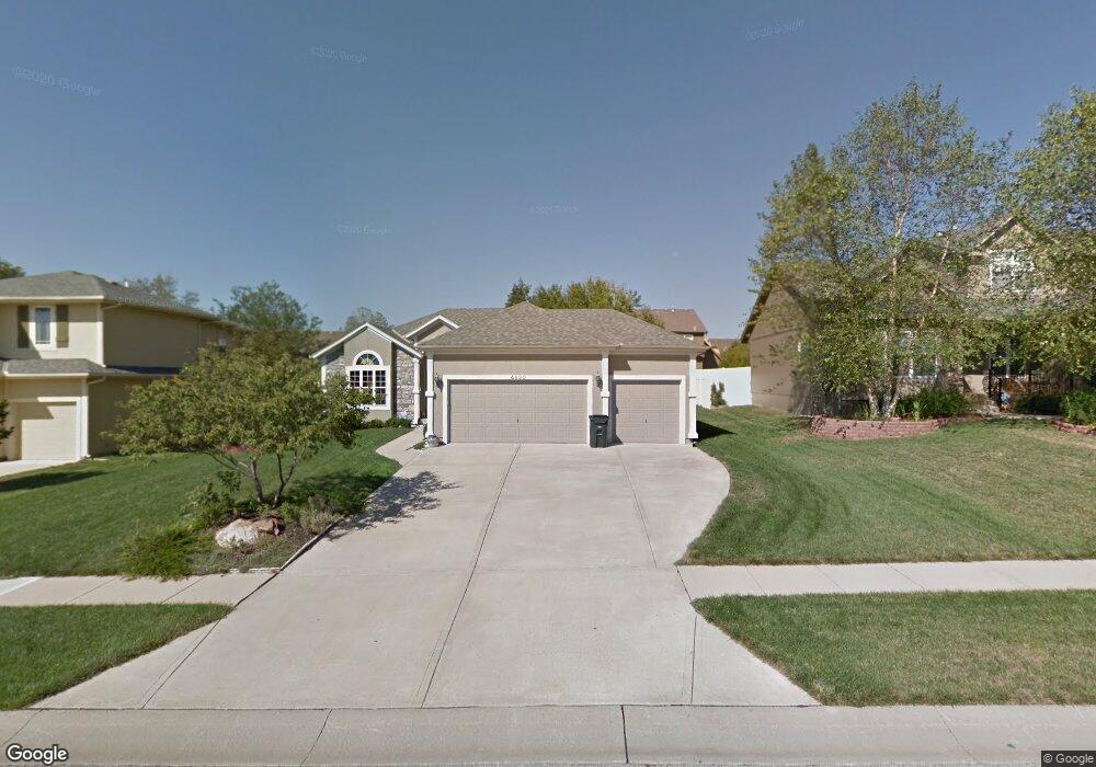 4930 Theden St, Shawnee, KS 66218 - photo 1